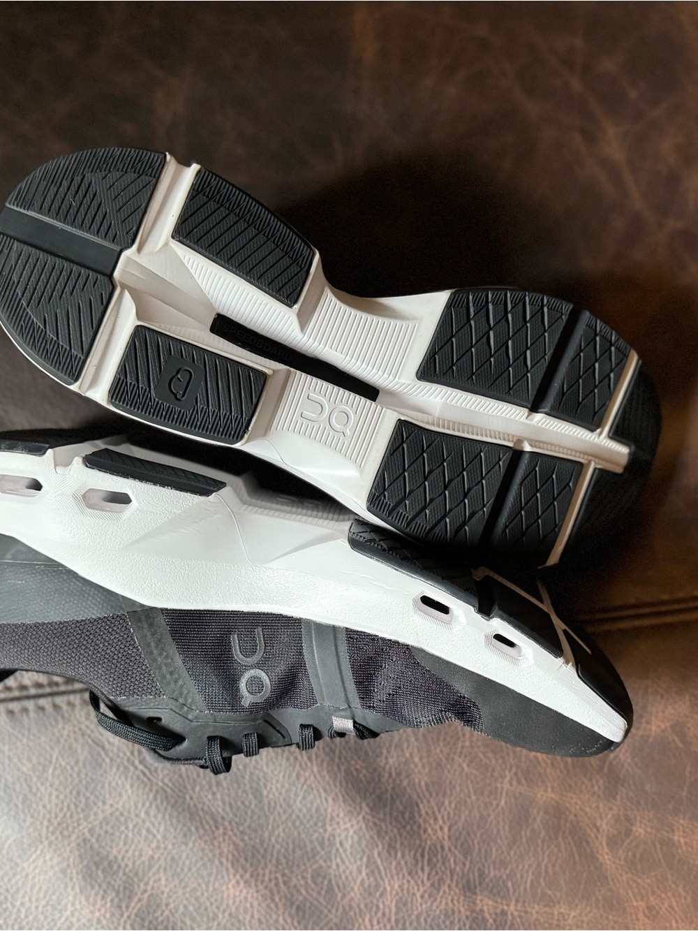 On Running Cloudpulse Women's Sneaker - Black/White